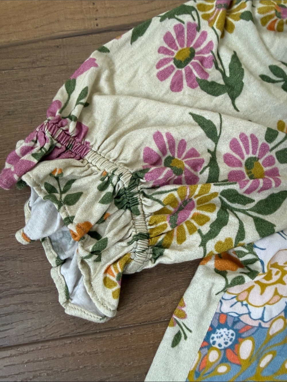 Bl^nk London x Anthropologie STEPHANIE Yellow Blue Floral V-Neck Top size M - Picture 6 of 8